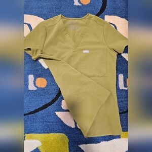 Figs Olive Green Catarina One Pocket Scrub Top XS
